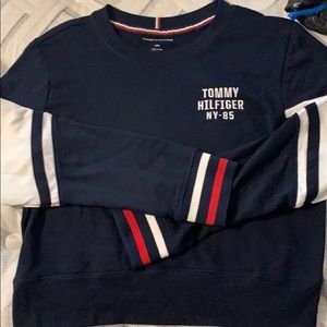 Cropped long sleeve shirt